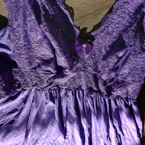 GoRGeOuS, early 1980s, 2 piece royal purple full-length Shadowline peignoir - Picture 5 of 14